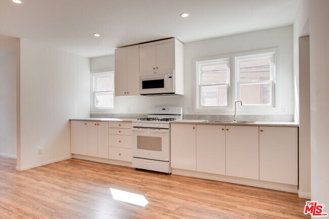Building Photo - 4053 Verdugo Rd