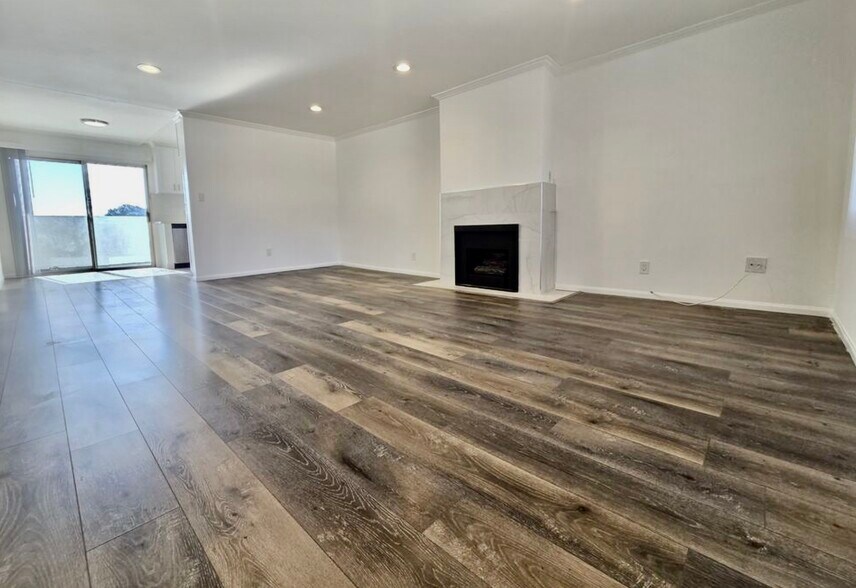 Building Photo - 4247 Inglewood Blvd