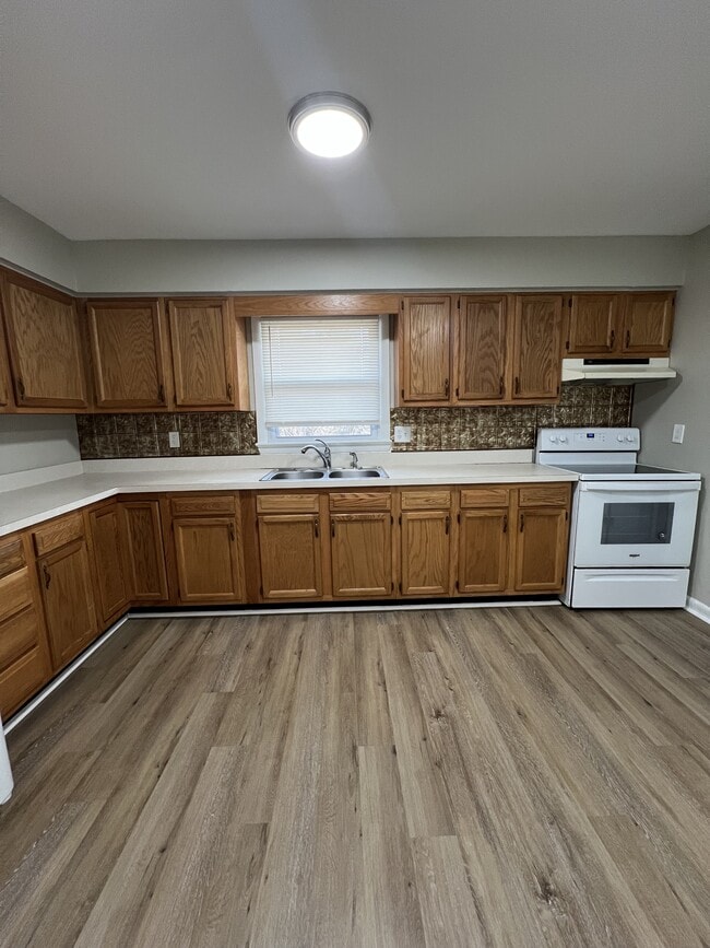 Building Photo - 413 Bailey Ln