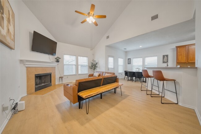 Building Photo - 9610 Beckwood Post Dr