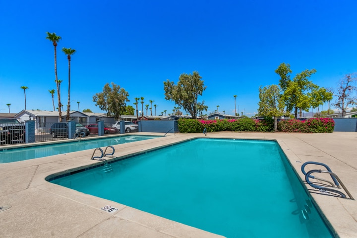 Building Photo - 2060 N Center St