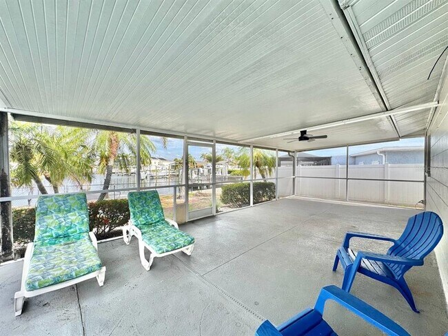 Building Photo - 6316 Lake Sunrise Dr