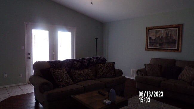 Building Photo - Pets Negotiable with Owner Approval!