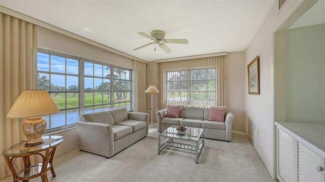 Building Photo - 7405 W Country Club Dr N