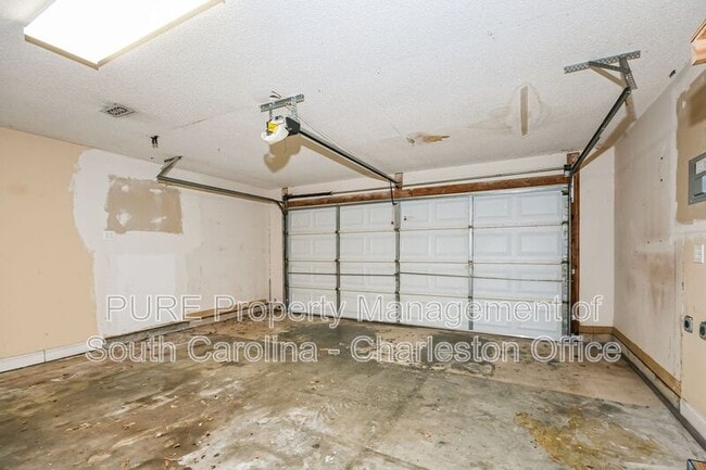 Building Photo - 102 Baldwin Ln