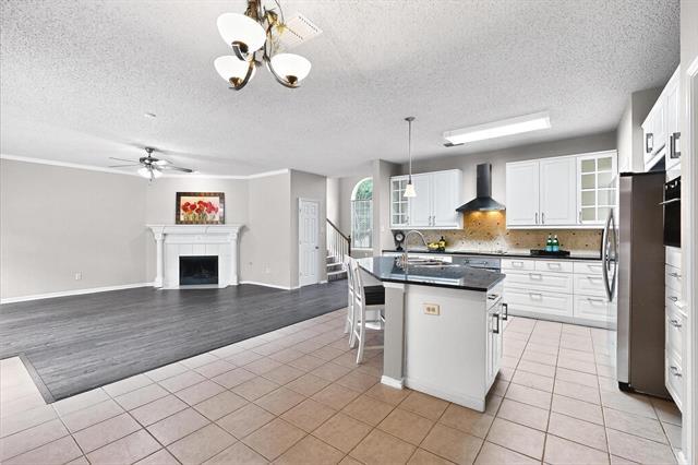 Building Photo - 2019 Westbury Ln