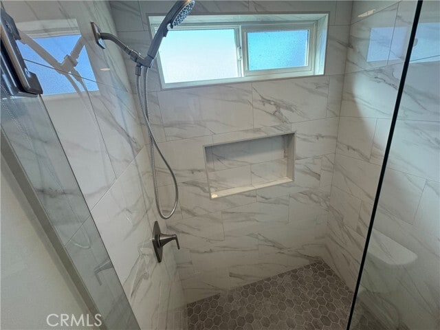 Building Photo - 9872 Kings Canyon Dr