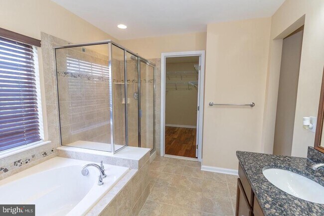 Building Photo - 823 S Haines Cir