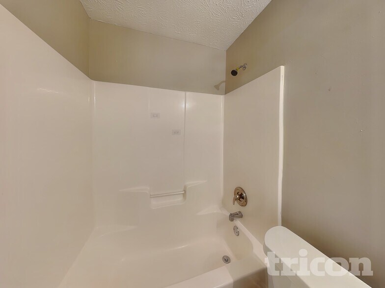 Building Photo - 1009 Butterfly Cove Way