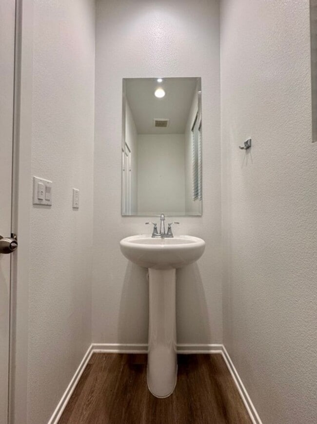 Building Photo - SOLAR INCLUDED! Stunning 3 Bedroom Home in...