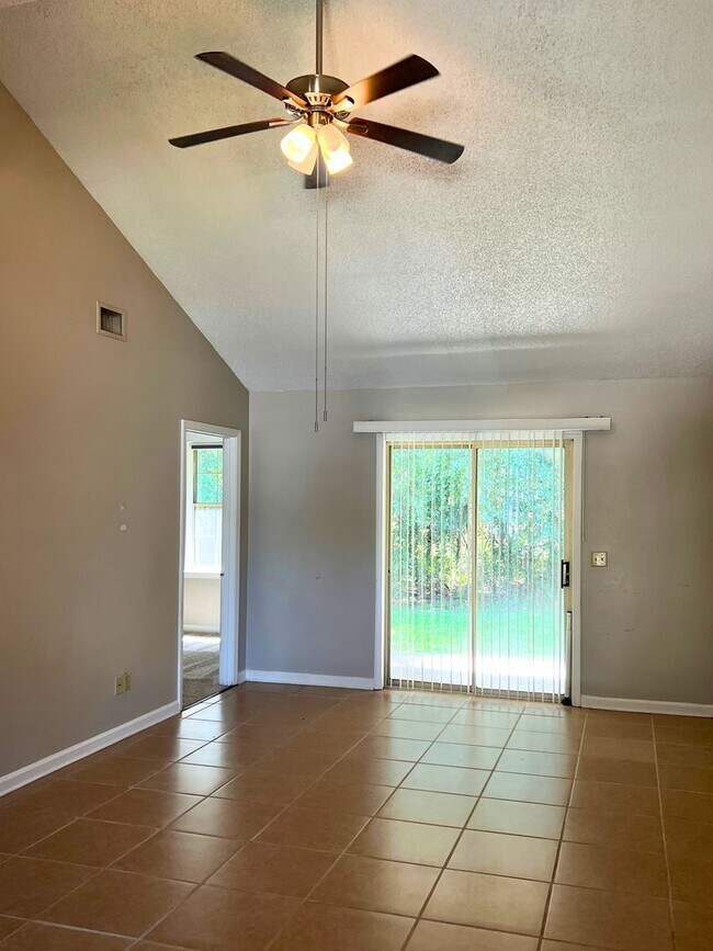 Building Photo - 410 Admiral's Walk Dr