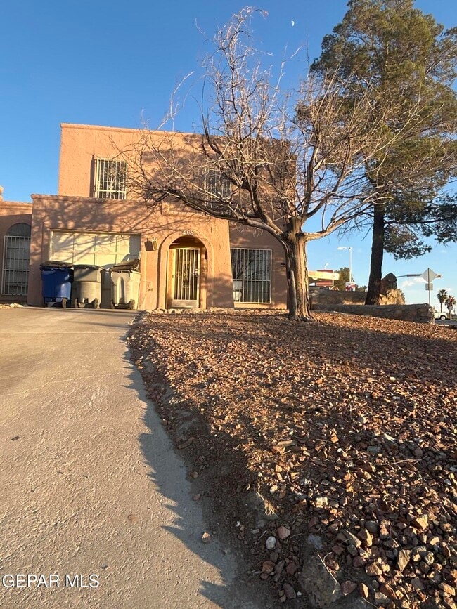 Building Photo - 408 N Resler Dr