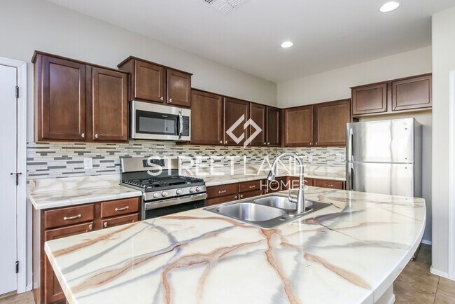 Building Photo - NOW OFFERING FIRST FULL MONTHS RENT FREE!