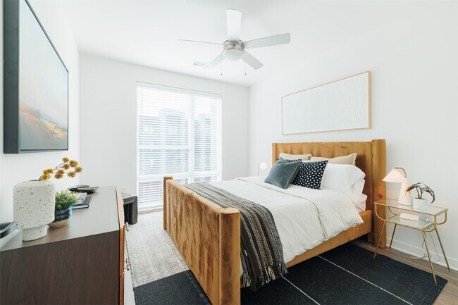 Building Photo - 10505 Deerwood Rd