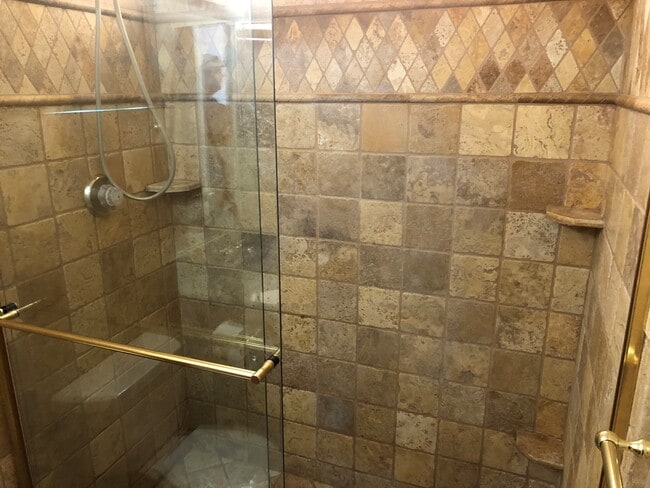 Building Photo - 1203 W Cheyenne Dr