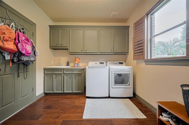 Building Photo - 14302 Mindy Park Ln