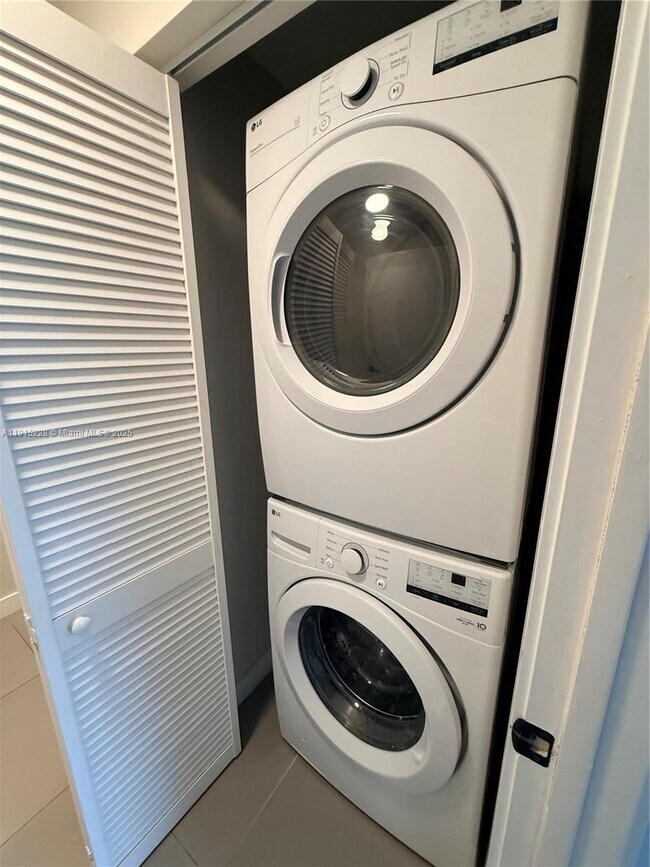 Building Photo - 25743 SW 144th Ave