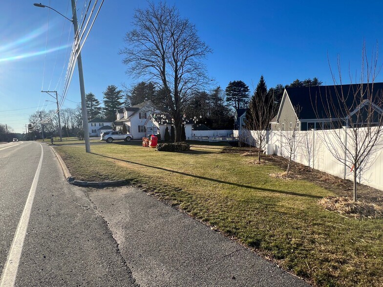 Building Photo - 964 Wellington Rd