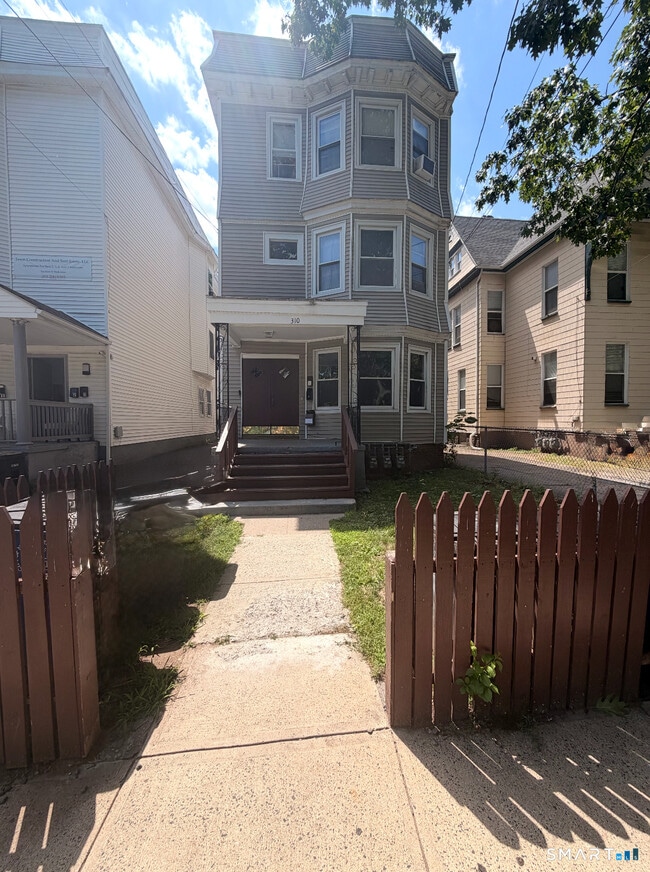 Building Photo - 310 Howard Ave