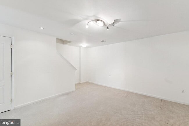 Building Photo - 13965 Sawteeth Way