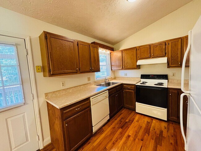 Building Photo - 1439 Sandy Cir