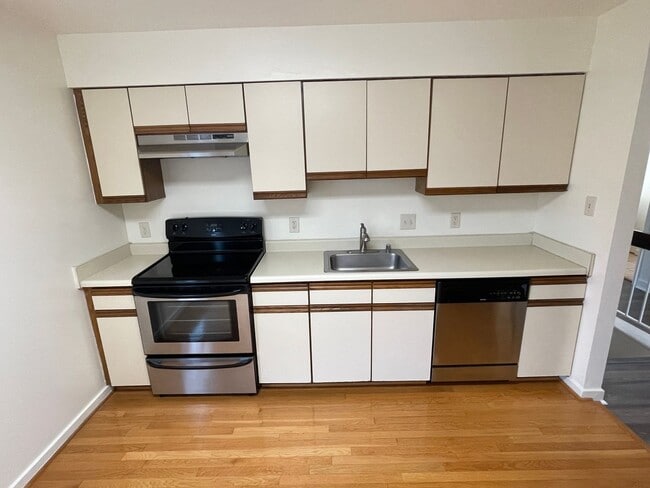 Building Photo - 2 Bedroom/1 Bath in Brookland