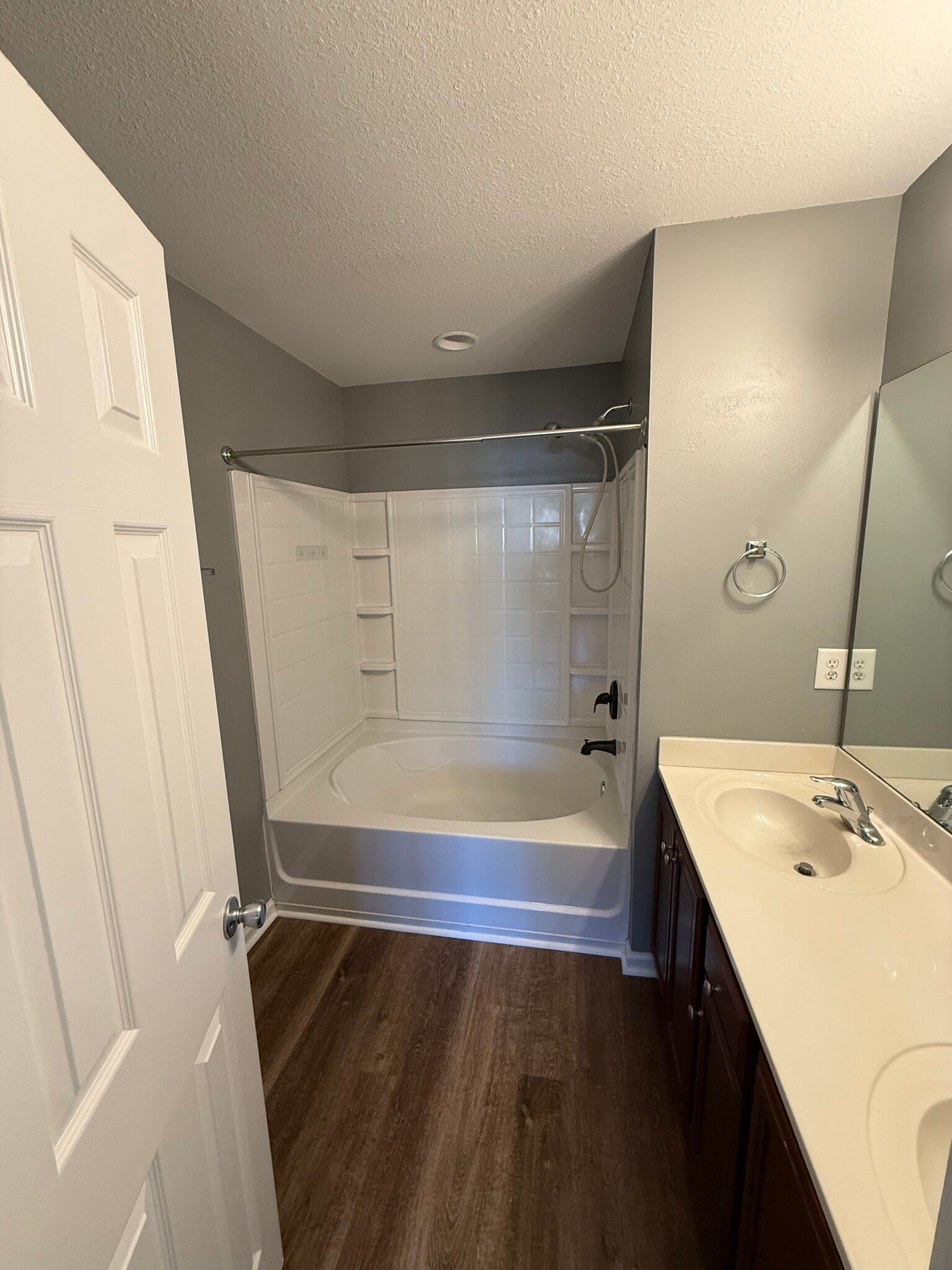 Building Photo - 225 Blue Robin Way