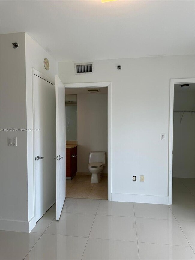 Building Photo - 50 Biscayne Blvd