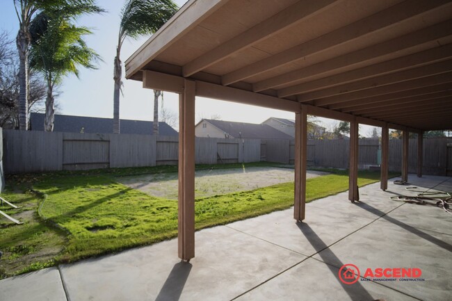 Building Photo - Stunning 2 Story Home!