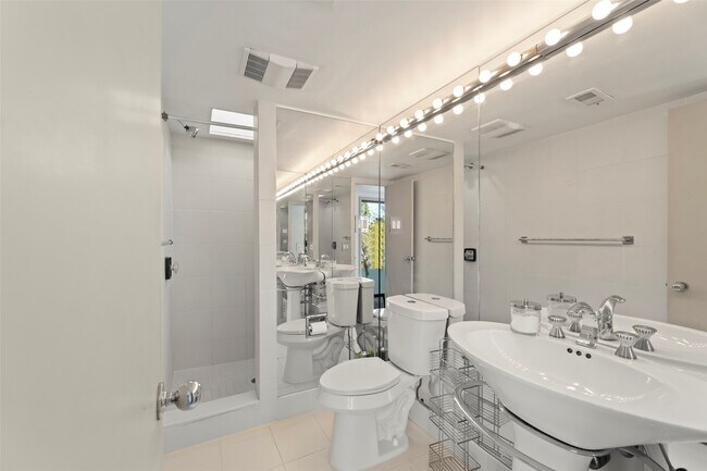 Building Photo - 1201 Autrey St