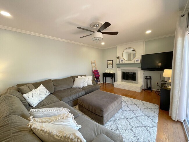 Building Photo - Leesburg Country Club 4 Bed 3.5 Bath SFH For Rent!