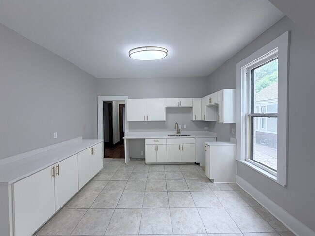 Building Photo - 1258 Agnes Pl