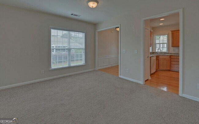 Building Photo - 6218 Azalea Way