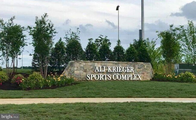Building Photo - 2067 Alder Ln