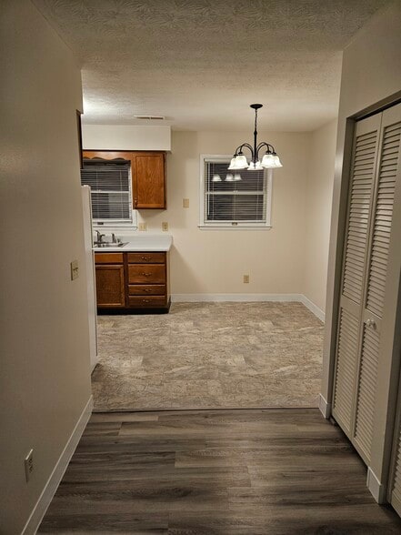Dining entry - 1730 College Ave