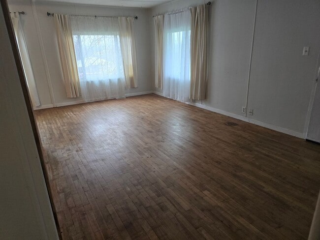 Building Photo - 3 bed 2 bath Mobile Home for rent  Rent in Grants Pass