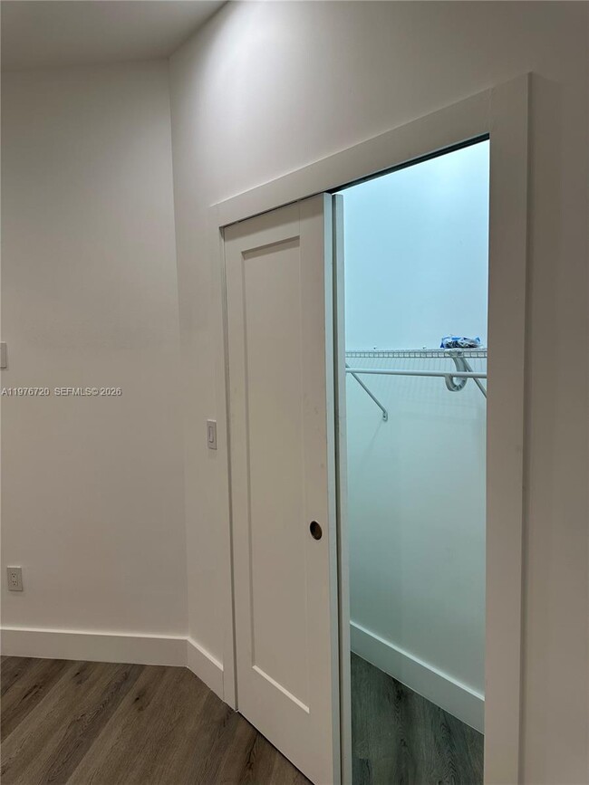 Building Photo - 4655 SW 32nd Ave