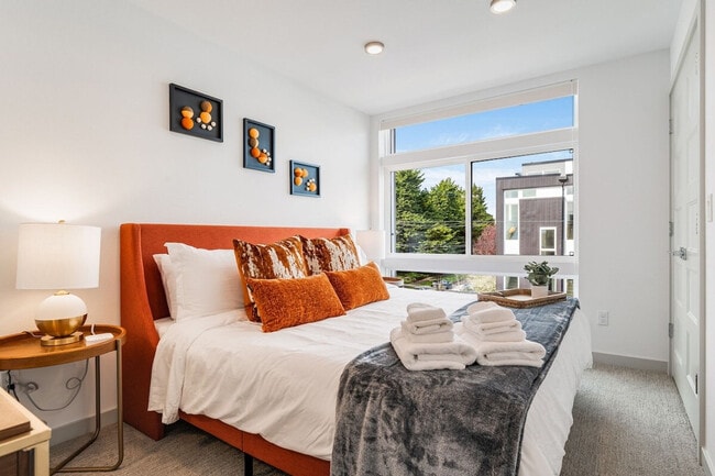 Building Photo - 4613 Dayton Ave N