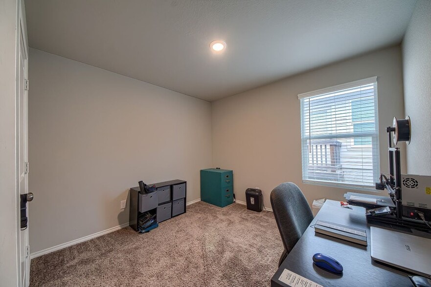 Building Photo - 14014 Homestead