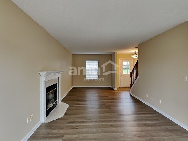 Building Photo - 753 Lakefield Dr