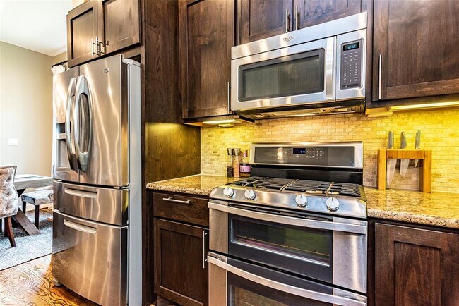 Building Photo - 2510 Chenevert St