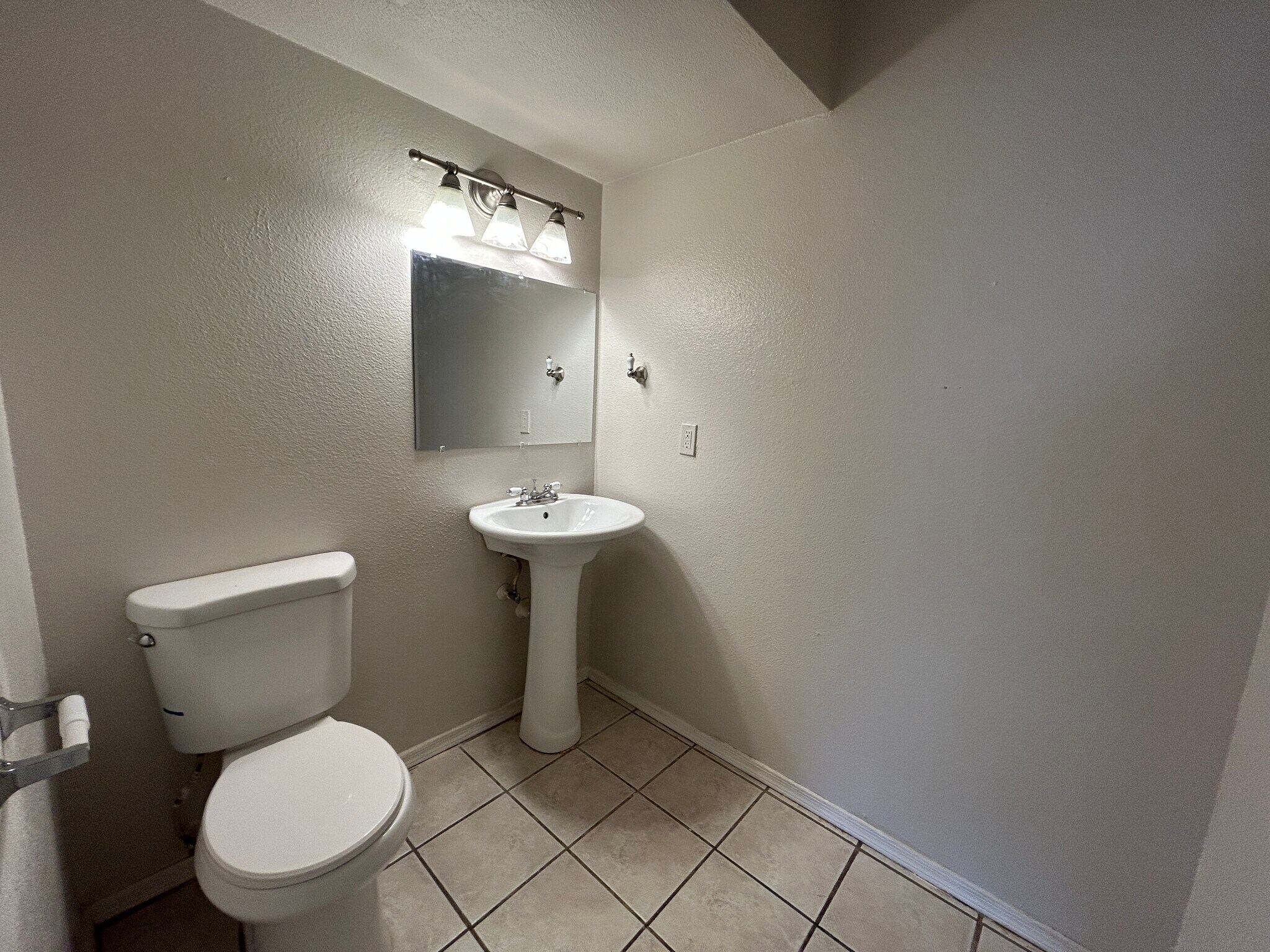 Building Photo - 5744 N 44th Ave