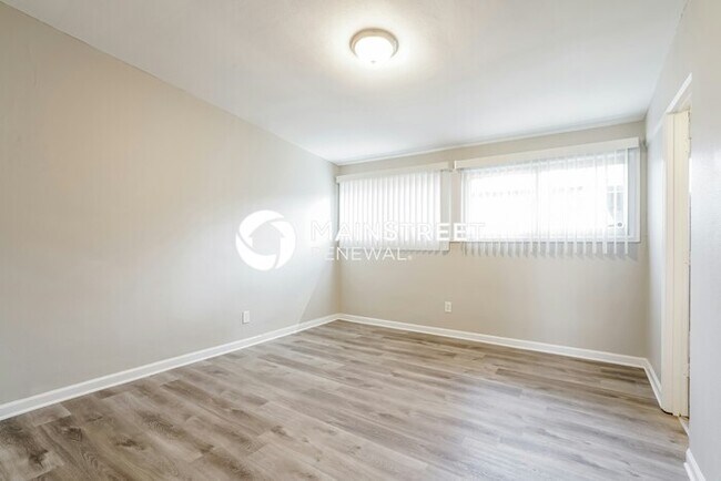 Building Photo - 6910 Woodhurst Dr