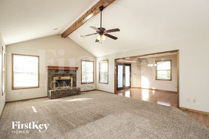 Building Photo - 1320 Maple Ln
