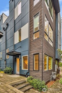 Building Photo - 9732 Woodlawn Ave N