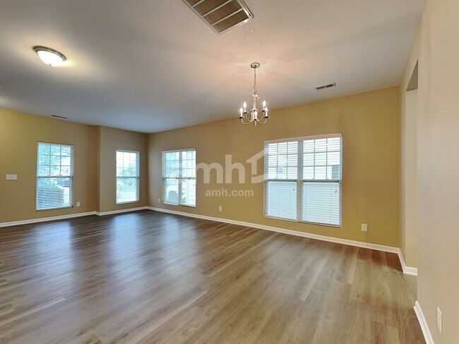 Building Photo - 682 Winners Cir