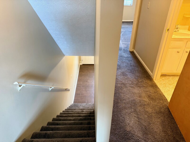 Building Photo - 1616 Spring Valley Dr