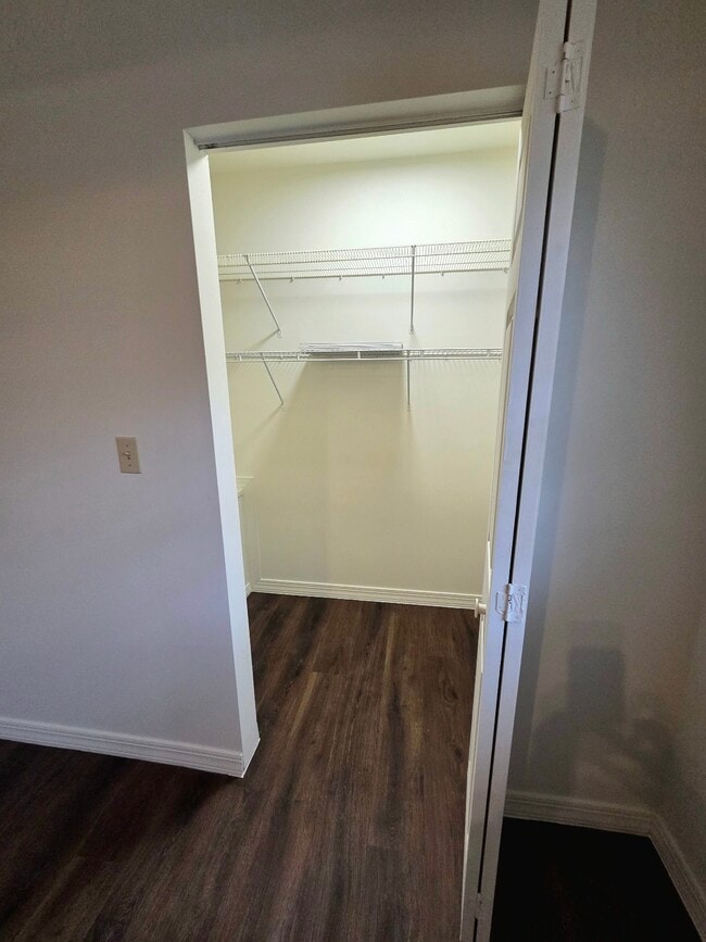 Building Photo - 10819 Washington Ct