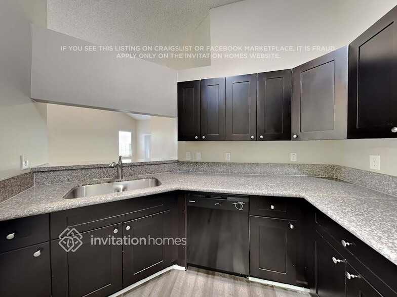 Building Photo - 8 Erwood Pl