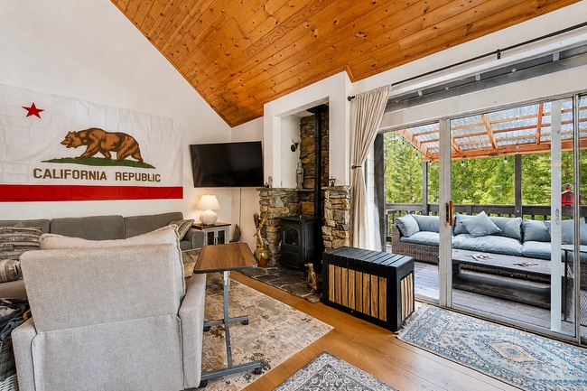 Building Photo - 2116 Bernina Dr